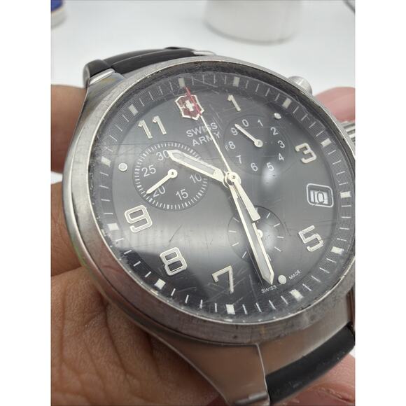 Victorinox Swiss Army Chronograph Men’s Watch 24722 Vintage And Rare New Battery main image 6